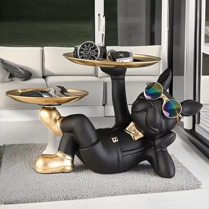 Un petit plateau de statue de bouledogue, parfait pour contenir des clés, des portefeuilles, des bij