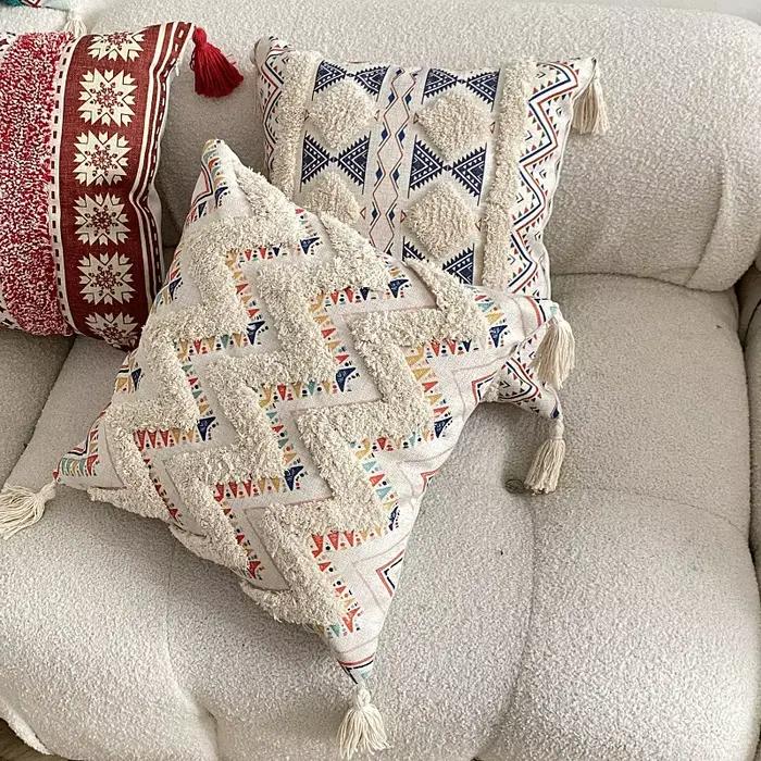 Housse de coussin brodée style bohémien