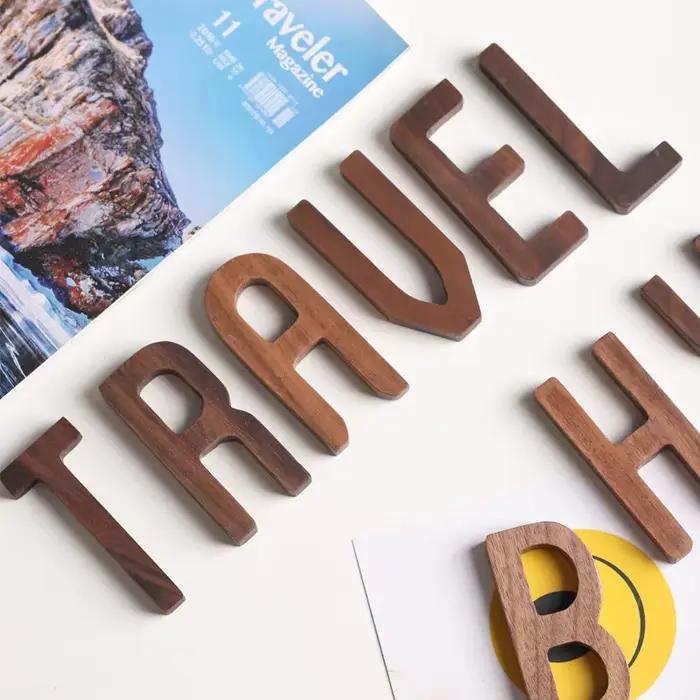 Lettres décoratives en noyer noir de Style nordique