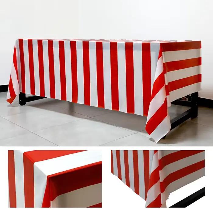 Nappe rayée rouge et blanche de Noël