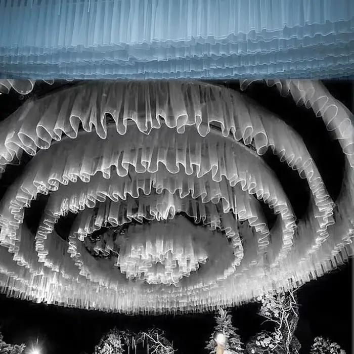 Rideaux de plafond de mariage en tissu Tulle en forme de S