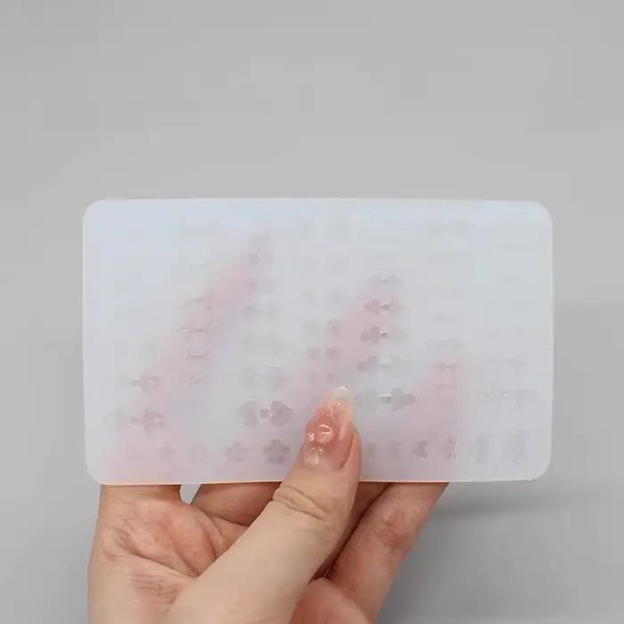 Moule en silicone pour décoration de poupées en argile