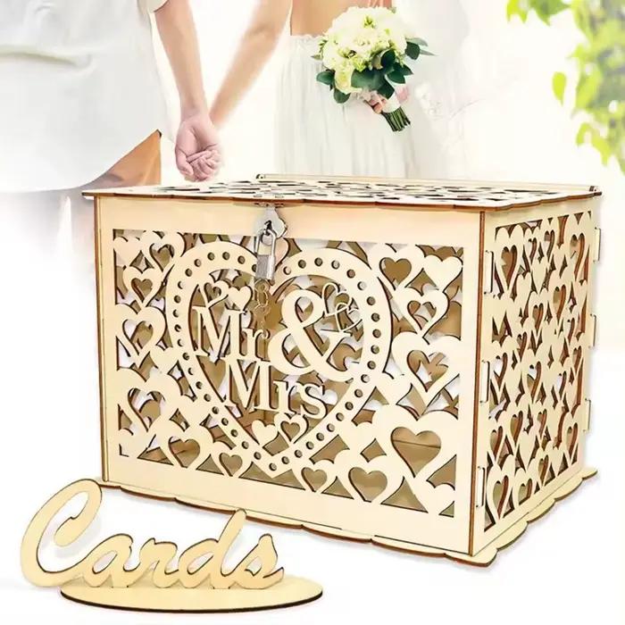 Boîte en bois évidée pour cartes de mariage