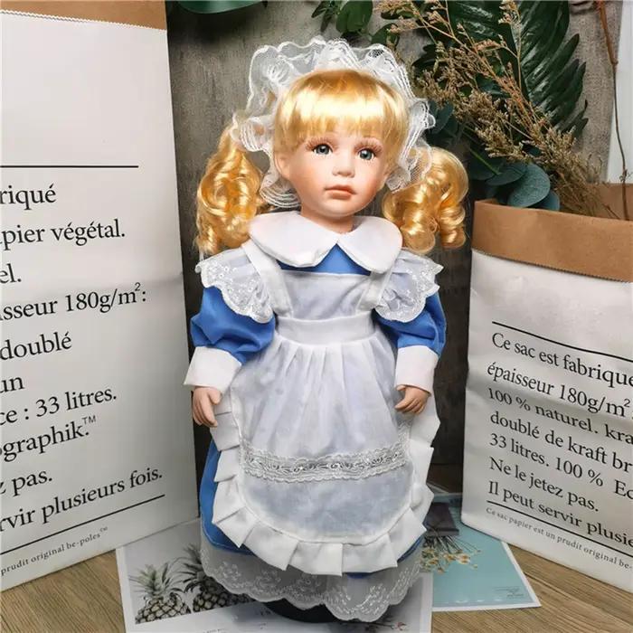 Figurine de poupée en porcelaine