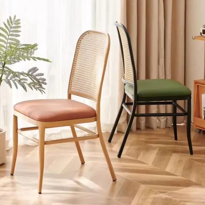 Chaises de salle à manger rustiques en rotin
