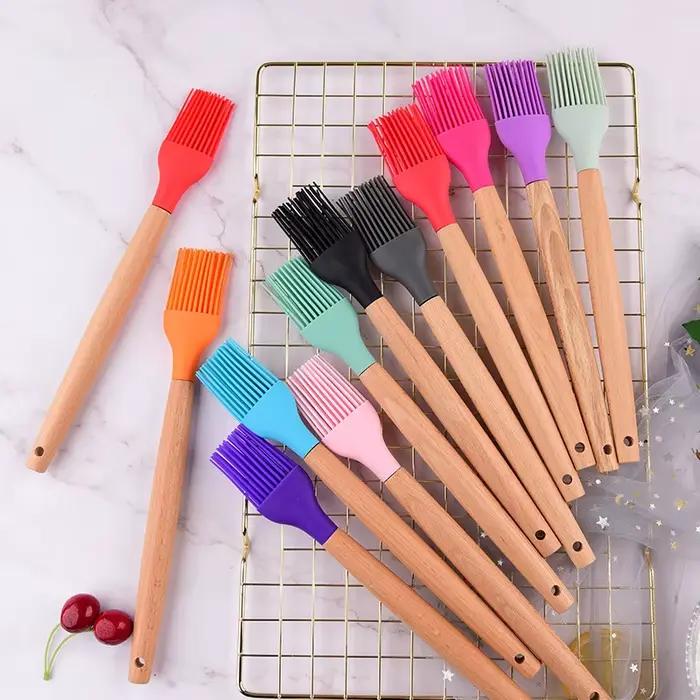 Brosse à badigeonner l'huile de Barbecue en Silicone, avec manche en bois, pour gâteau, pain, crème, brosses de cuisson, accessoires de cuisine, 1 pièce