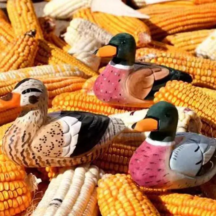 Figurine classique canard colvert en bois