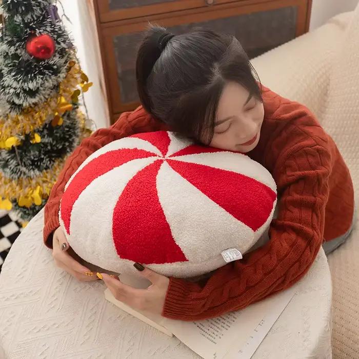 Coussin en peluche couronne de bonbons flocon de neige