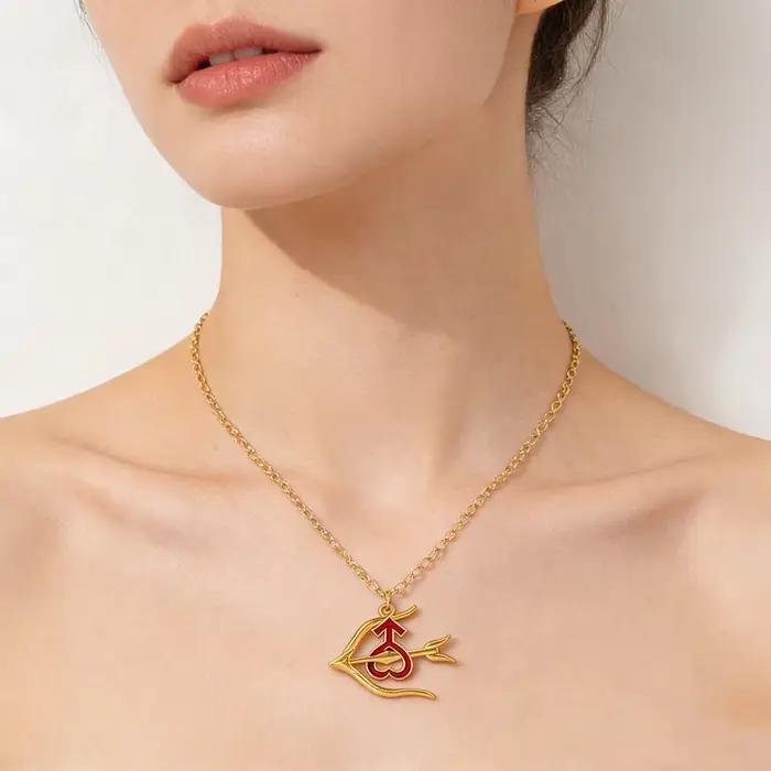 Collier pendentif Cœur Flèche Sailor Mars, Bijou Anime Sailor Moon en émail rouge plaqué or, Accessoire Cosplay Cadeau pour Femme