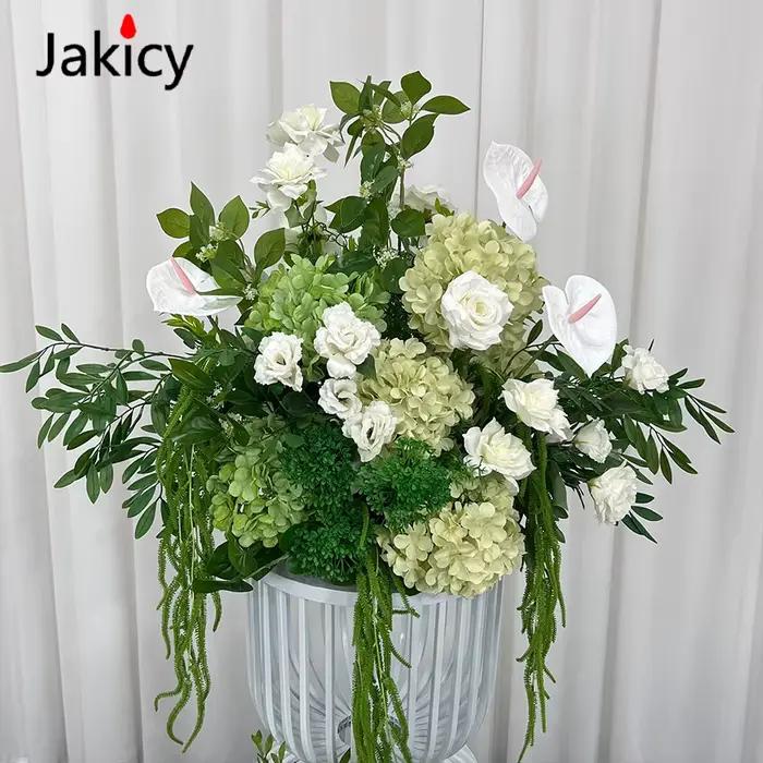 Arrangement floral d'hortensia vert en soie pour décoration intérieure et extérieure, anniversaire, baby shower, fiançailles, cérémonie de diplôme, occasions spéciales ``` 请注意，上述描述严格遵循了提供的事实，并未添加任何未列出的特性或细节。此外，描述中没有提及价格、产地、制造商等信息。