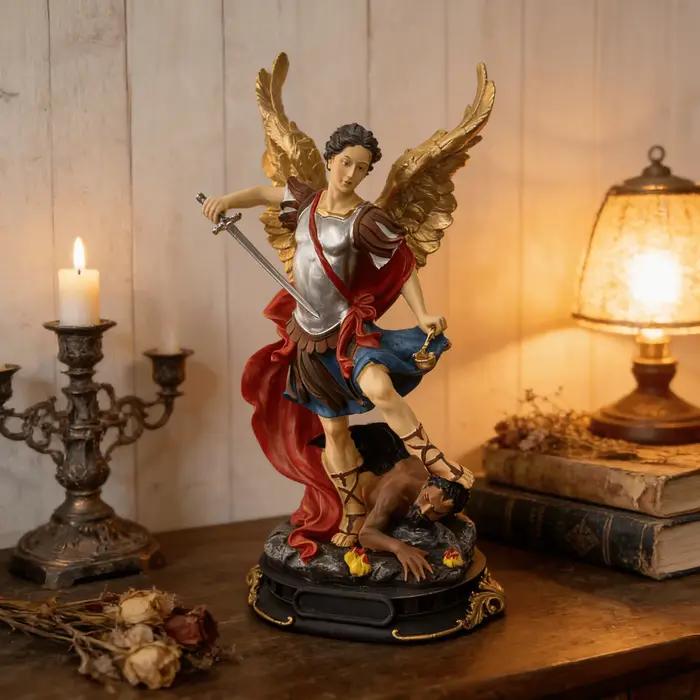 Sculpture classique de l'ange Saint Michel