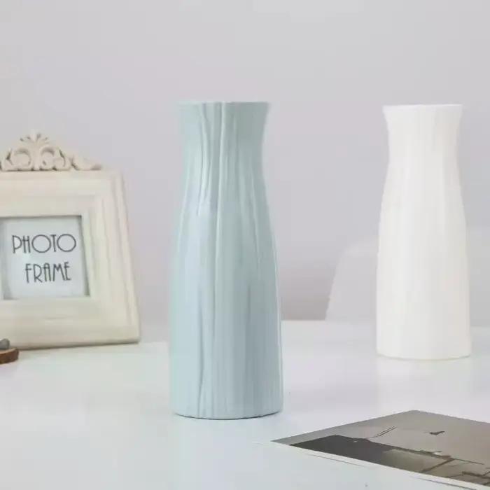 Vase à fleurs séchées en plastique avec pot