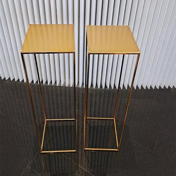 Vases en métal, Vase de Table délicat