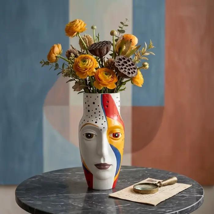 Vase en résine vitreuse figuratif abstrait moderne pour décoration intérieure artisanale vase de table pour femmes et occasions spéciales