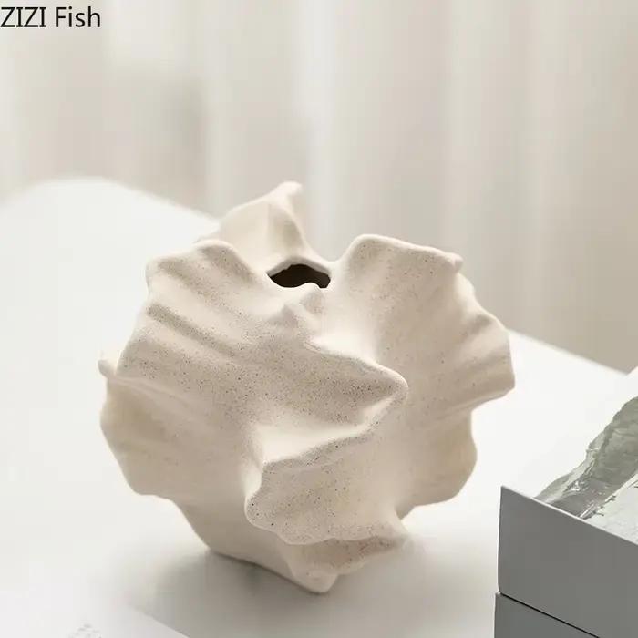 Vase à rides irrégulier créatif