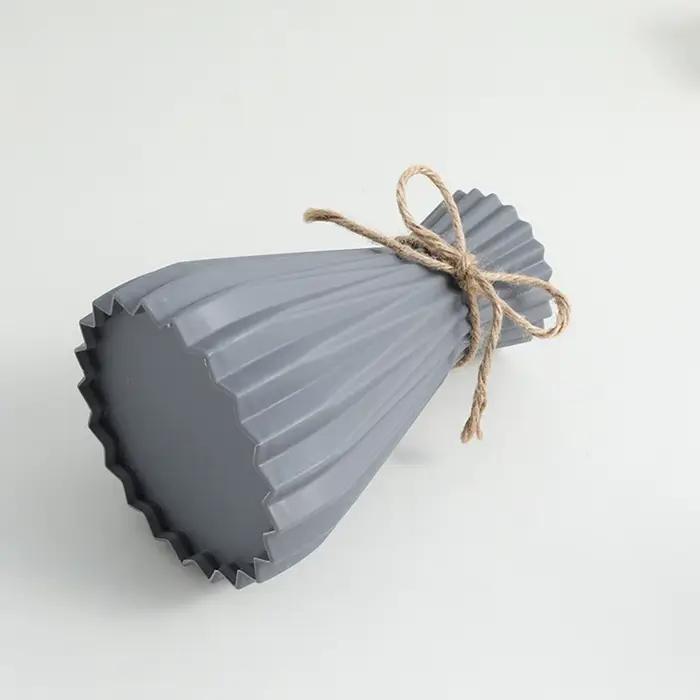 Vase à fleurs en plastique ne peut pas contenir de l'eau