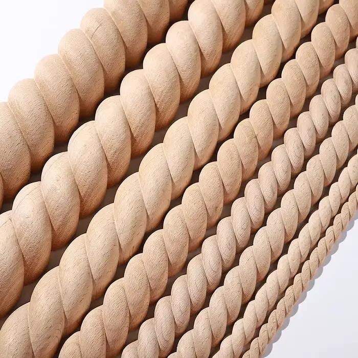 Appliques murales sculptées en bois