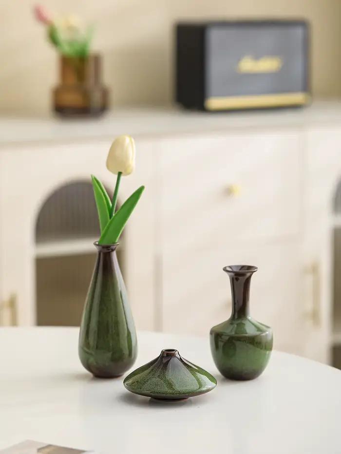 Ensemble de 6 mini-vases en céramique verte