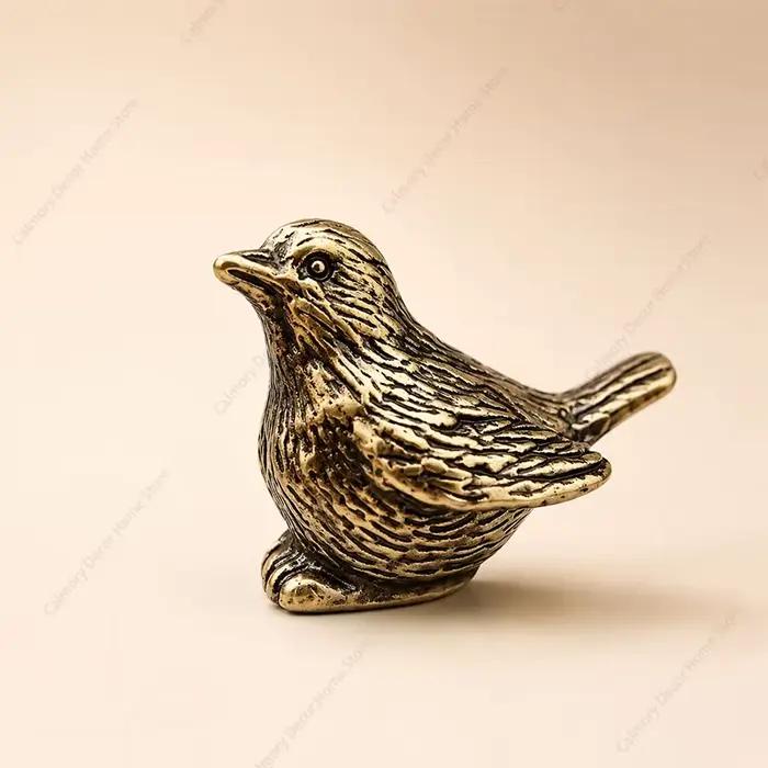 Figurine d'oiseau en laiton massif, détaillée et élégante, pièce de décoration intérieure polyvalente, décor bleu sarcelle, figurine d'oiseau en laiton élégante, figurine de moineau pour la décoration