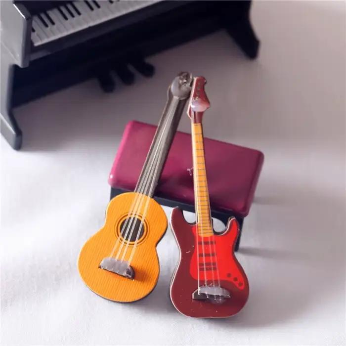 Mini guitare miniature en bois mignon décor de jardin artisanat fait à la main Instrument de musique maison de poupée miniatures
