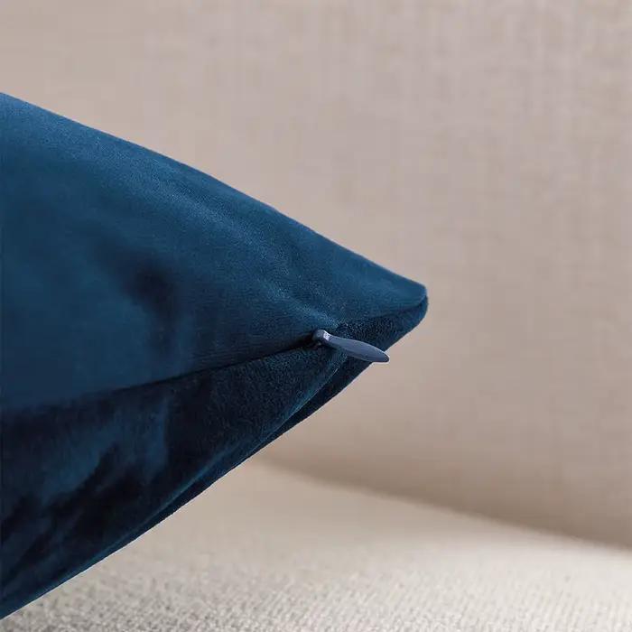 Housses de coussin en velours pelucheux et autres