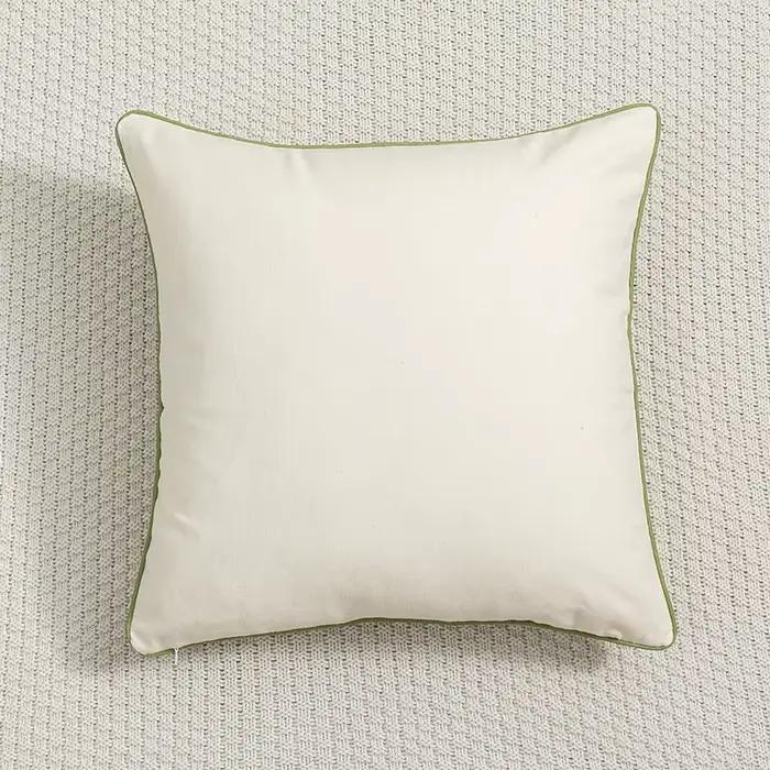 Juste de coussin brodée florale botanique