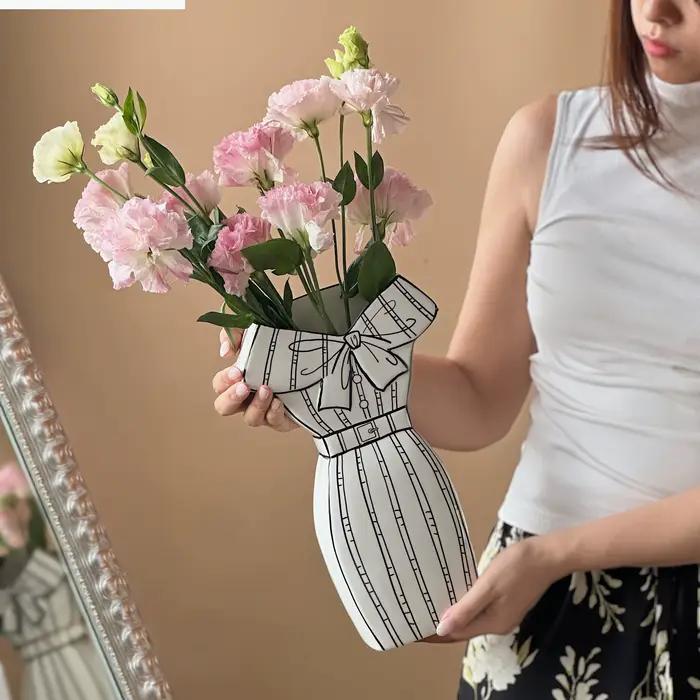 Vase en céramique, motif dessin animé dessiné à la main, robe une pièce, jupe rayée bidimensionnelle, pot de fleurs, vases, pots, terrarium