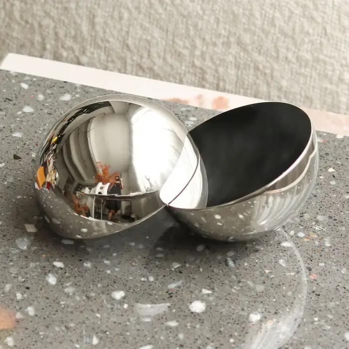 Ornements géométriques en argent créatifs