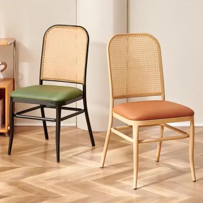 Chaises de salle à manger rustiques en rotin