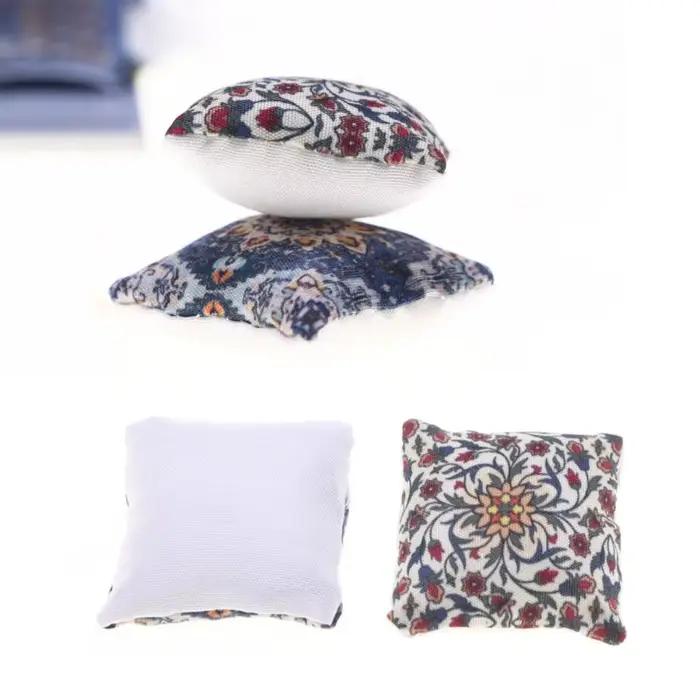 Paquet de deux coussins Boho Chic miniatures à l'échelle 1/12 pour meubles de maison de poupée