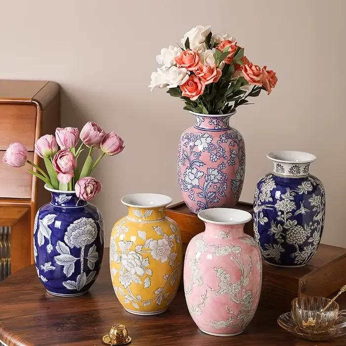 Vase rétro chinois en porcelaine bleue et blanche