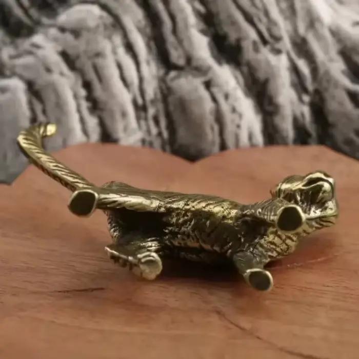 Ornement rétro en laiton pour chat