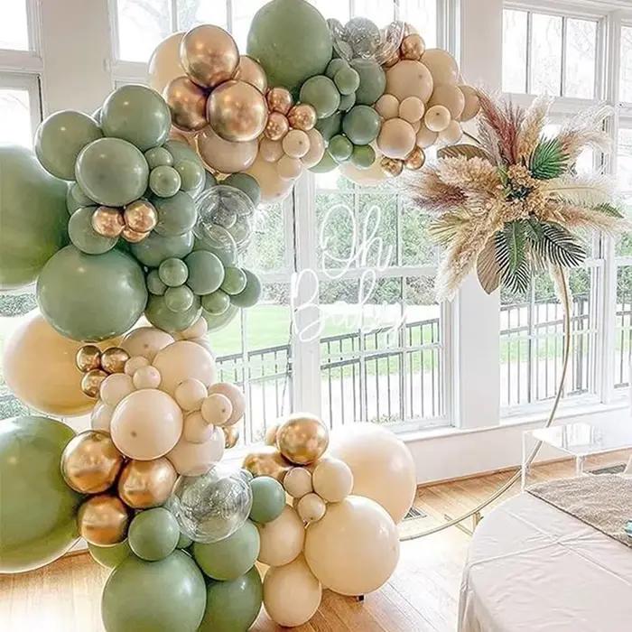 Guirlande de ballons vert sauge en arc
