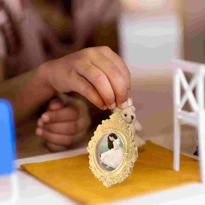 Cadres Photo Miniatures Dorés en Résine Accessoires de Décoration Petits Cadres Photo Mini Maison Breloques Vintage Occasions Spéciales