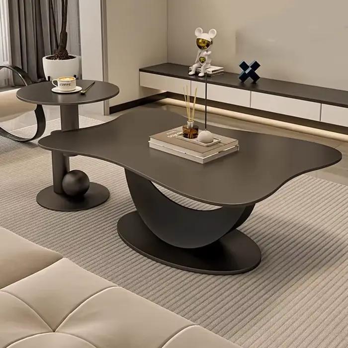 Table basse italienne simple au design esthétique tendance