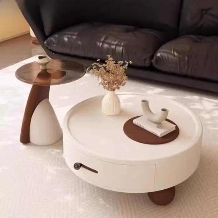 Tables basses rondes en noyer
