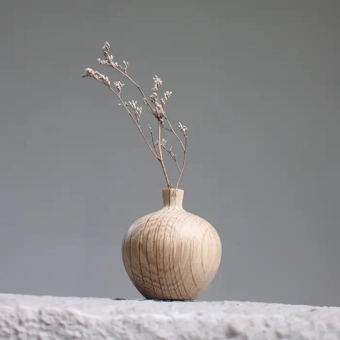 Mini vase à fleurs sèches en bois massif