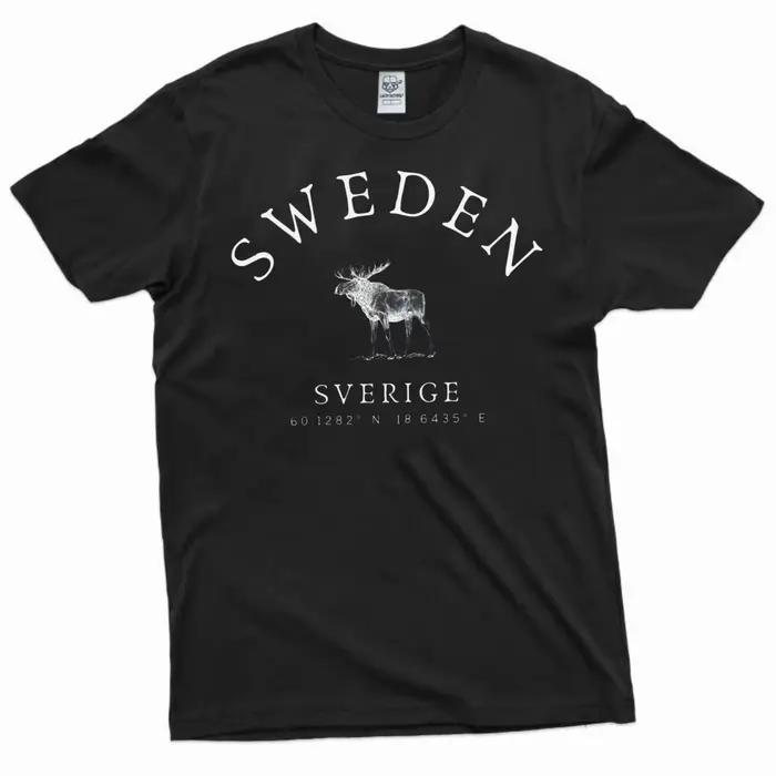 T-shirt du patrimoine suédois Sverige Moose Latitude Longitude Coordinate en coton, motif graphique minimaliste pays nordique, hauts décontractés