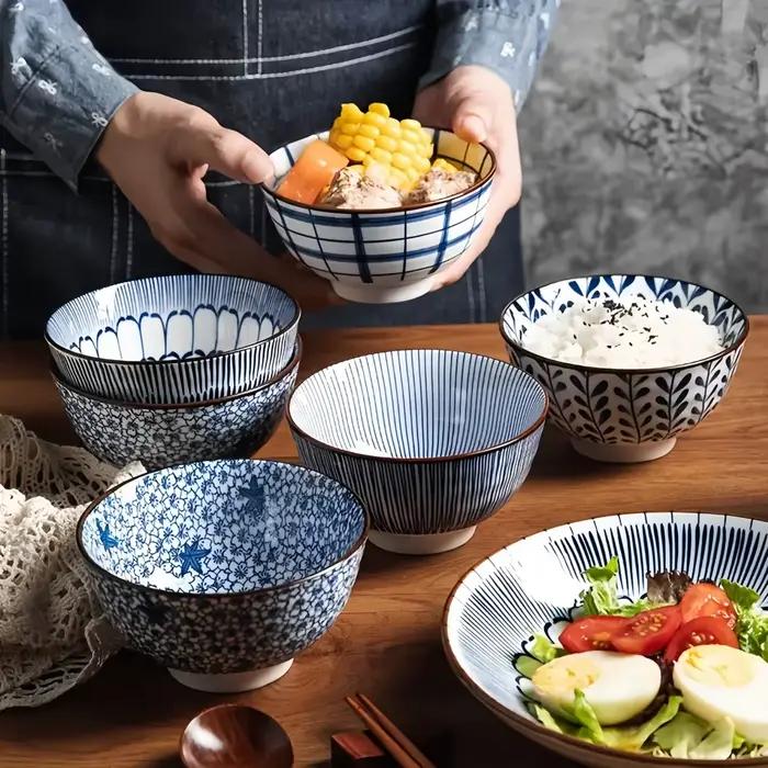 Bol en céramique de 4, 5 pouces peint à la main en bleu et blanc de style japonais