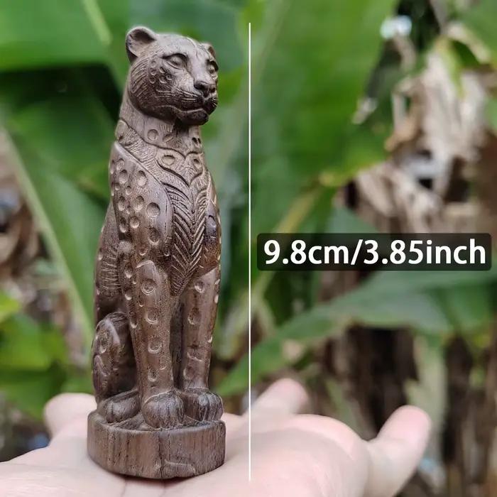 Figurine de léopard en bois sculptée à la main de 3,8 pouces, style réaliste, style naturel, idéale pour les cadeaux de Noël, les décorations d'Halloween, les cadeaux de pendaison de crémaillère, la d