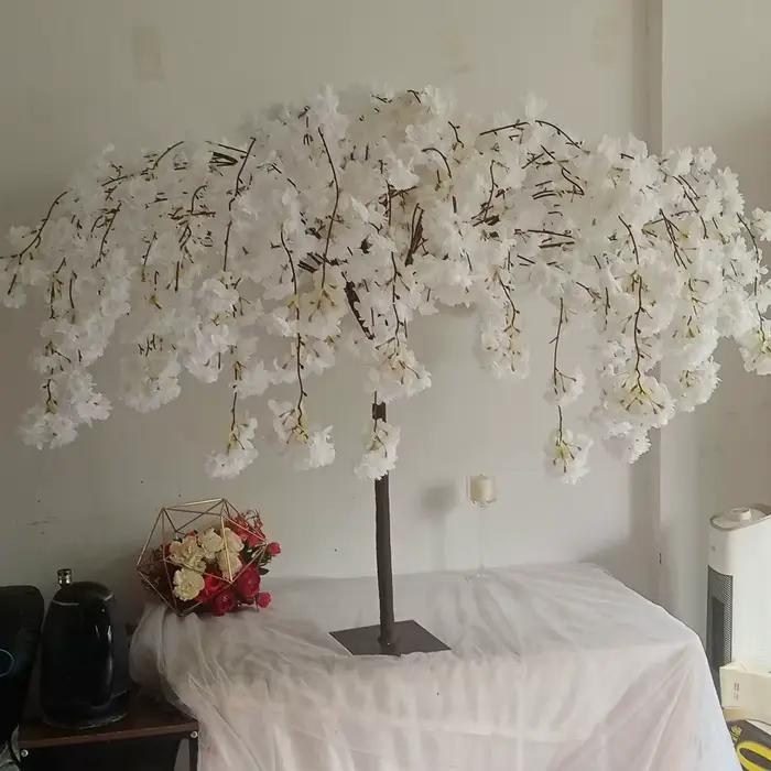 Arbre de fleurs de cerisier émulé