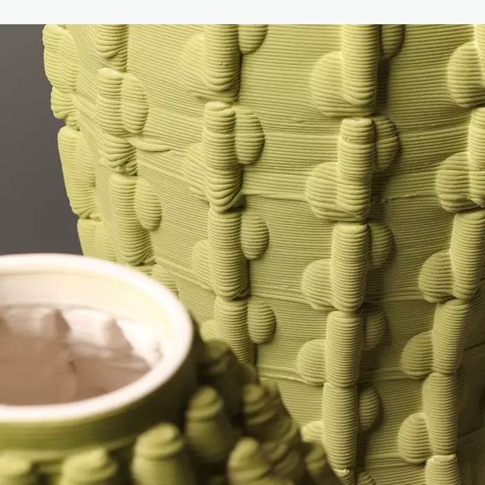 Vase en céramique vitrifiée vert géométrique pour décoration intérieure élégante et moderne à offrir pour les occasions spéciales