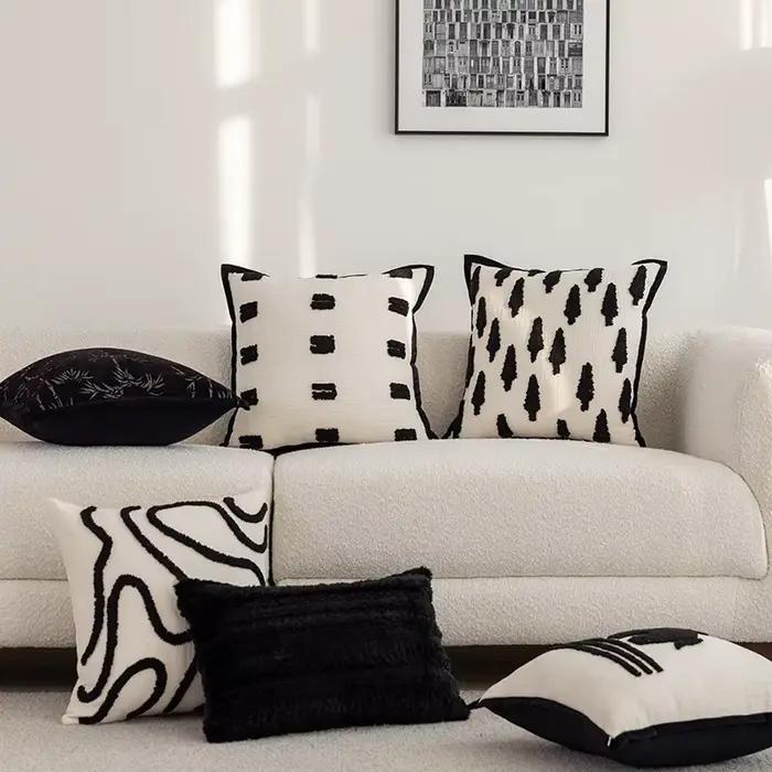 Housse de coussin tuftée noire et blanche, taie d'oreiller géométrique brodée, housse de coussin décorative en chenille de luxe pour canapé