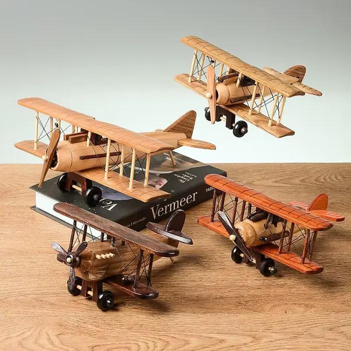 Ornements d'avion en bois rétro