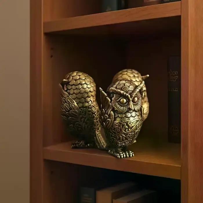 Sculpture de hibou en laiton unique