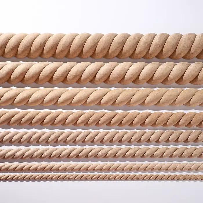 Appliques murales sculptées en bois