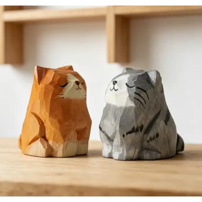 Figurine de chaton en bois sculptée à la main