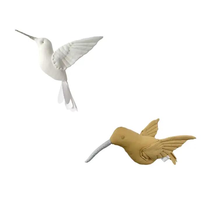 Colibri volant suspendu