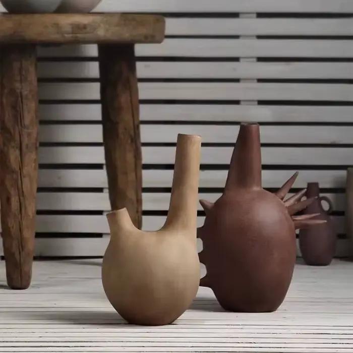 Vase en céramique aux formes géométriques irrégulières, vase à fleurs en grès, artisanat d'art vintage, ornements, accessoires de décoration pour la maison