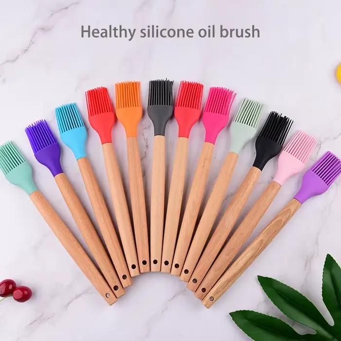 Brosse à badigeonner l'huile de Barbecue en Silicone, avec manche en bois, pour gâteau, pain, crème, brosses de cuisson, accessoires de cuisine, 1 pièce